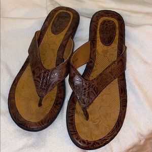 Low platform sandals